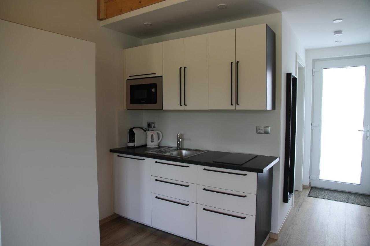 Apartmany Hluboka Nad Vltavou S Vyhledem Na Zamek Ngoại thất bức ảnh