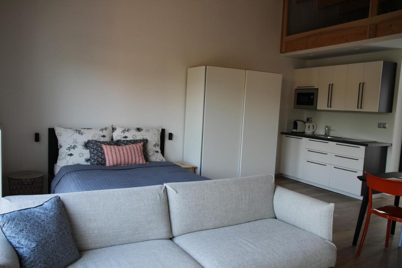 Apartmany Hluboka Nad Vltavou S Vyhledem Na Zamek Ngoại thất bức ảnh