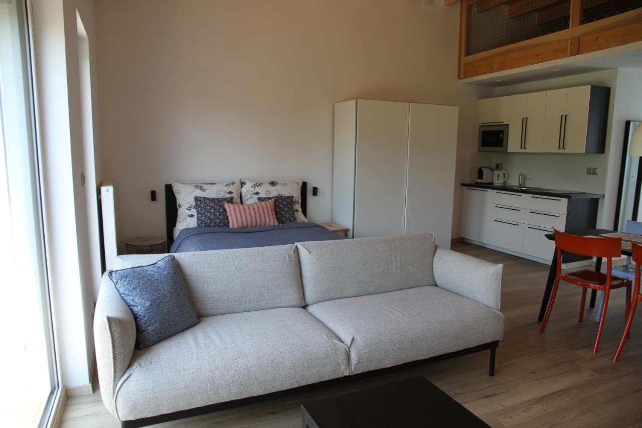 Apartmany Hluboka Nad Vltavou S Vyhledem Na Zamek Ngoại thất bức ảnh