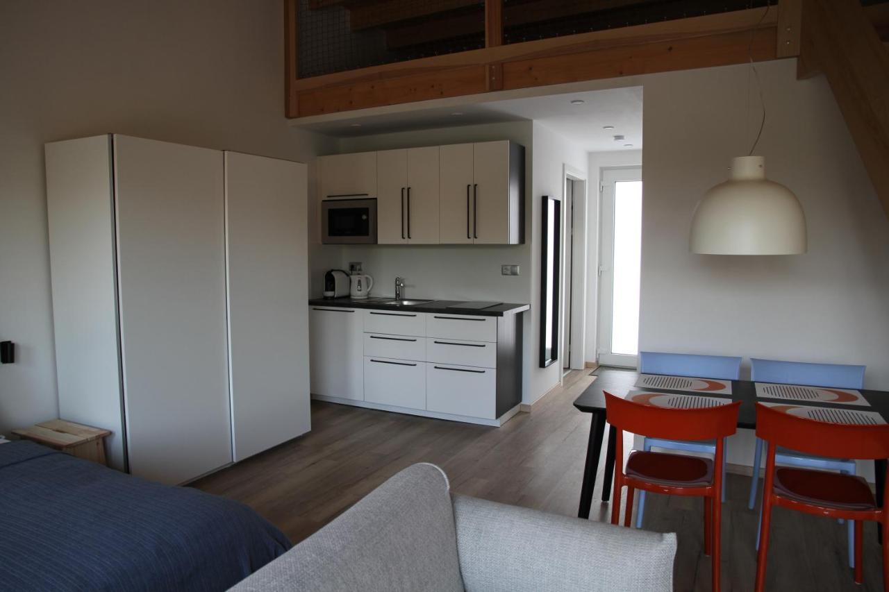 Apartmany Hluboka Nad Vltavou S Vyhledem Na Zamek Ngoại thất bức ảnh