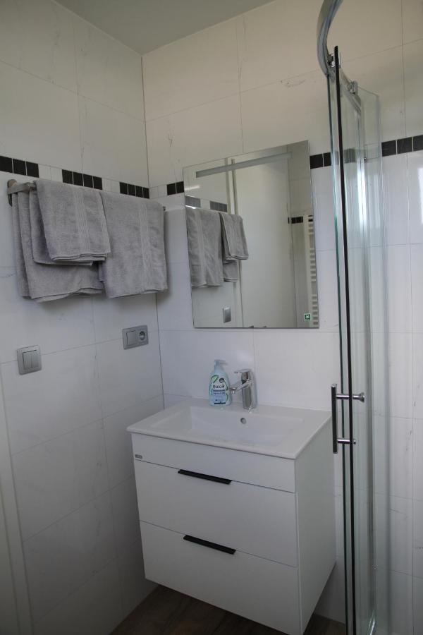 Apartmany Hluboka Nad Vltavou S Vyhledem Na Zamek Ngoại thất bức ảnh