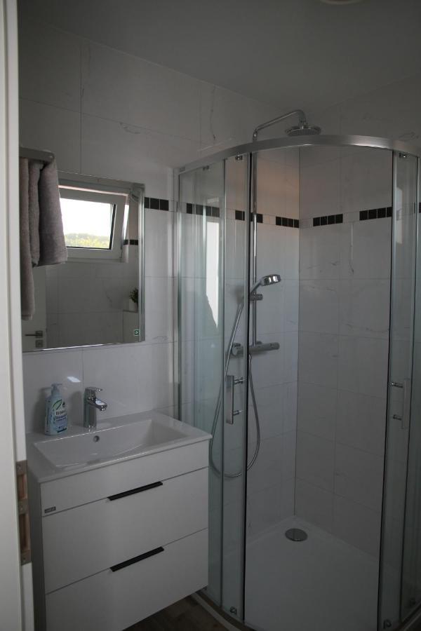 Apartmany Hluboka Nad Vltavou S Vyhledem Na Zamek Ngoại thất bức ảnh